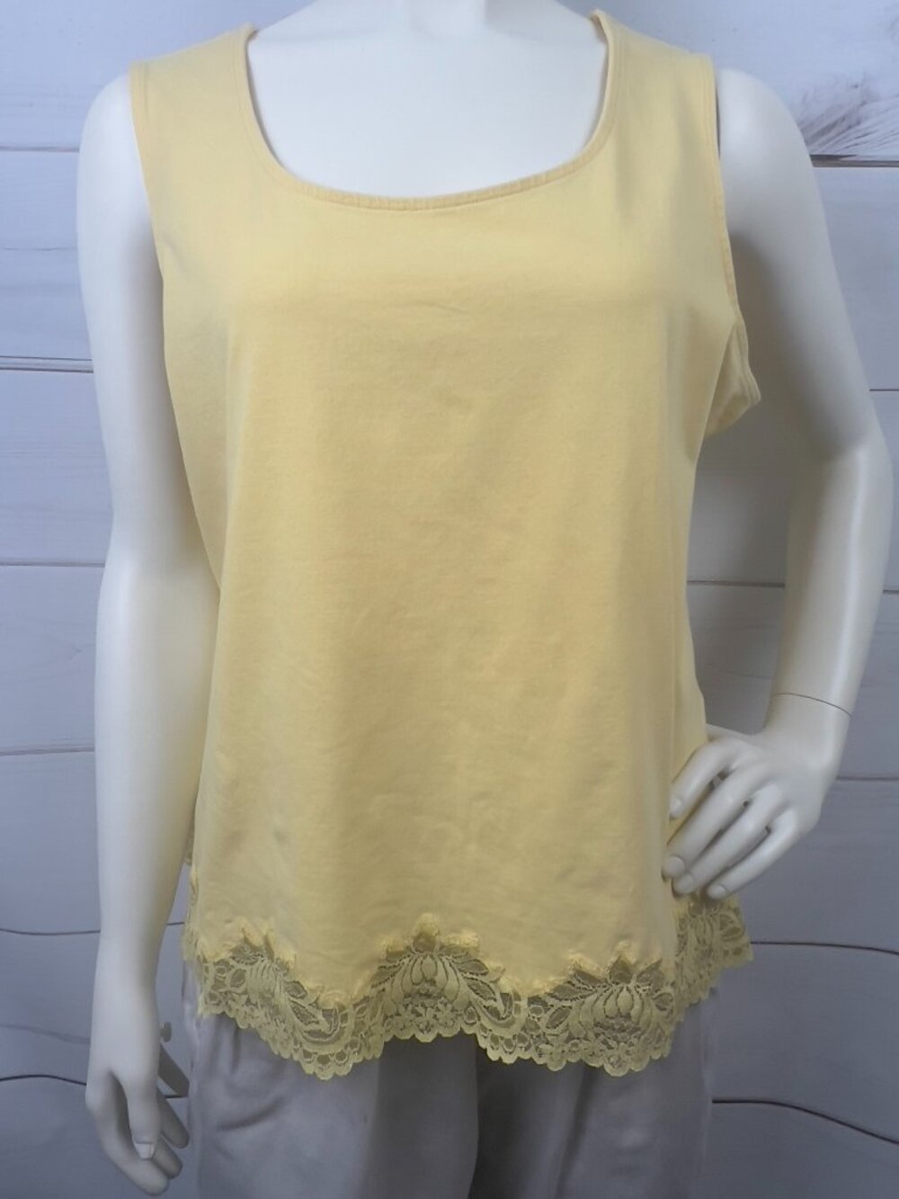 Coldwater Creek Yellow Sleeveless Tank Top with Lace Hem - Size 2X - Great Cond.
